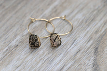 Load image into Gallery viewer, Gold leaf hoop earrings
