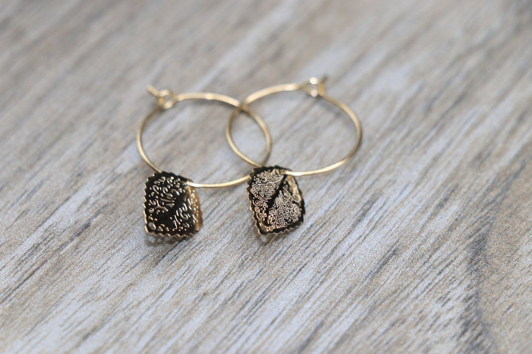 Gold leaf hoop earrings